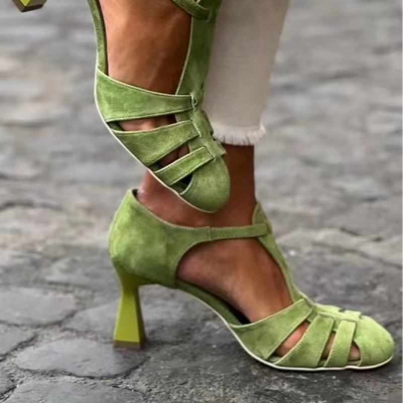 Summer Holiday Clothing Women - Damen Grüne Wildleder Kitten-Heel T-Riemen Sandalen
